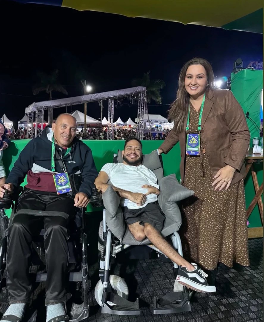 Renata em evento comunitário